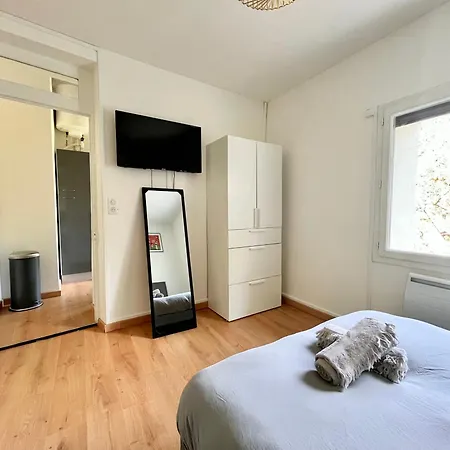 Lumineux A 10 Min De Marche Du Centre Apartment